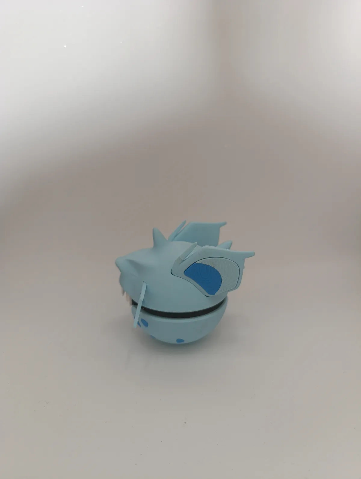 Poké Ball Nidoran♀ Réplica Coleccionable