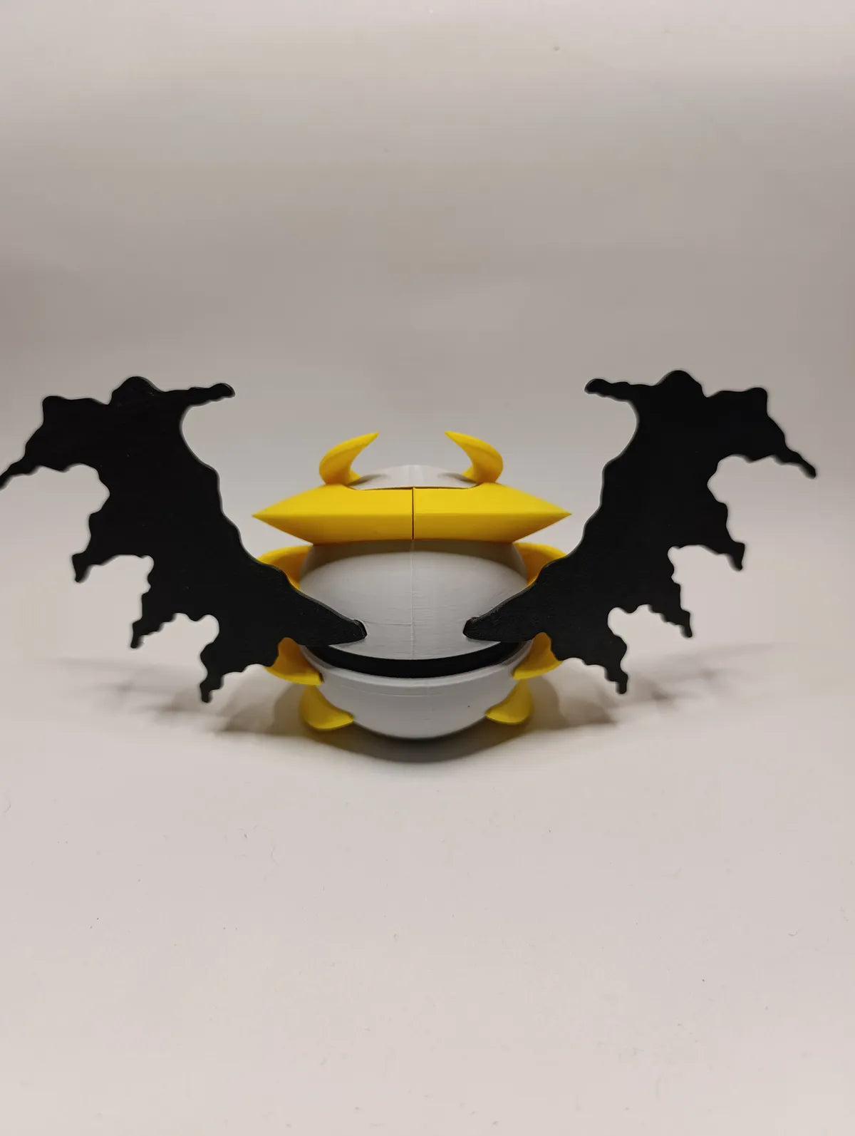 Poké Ball Giratina Coleccionable de Alta Calidad