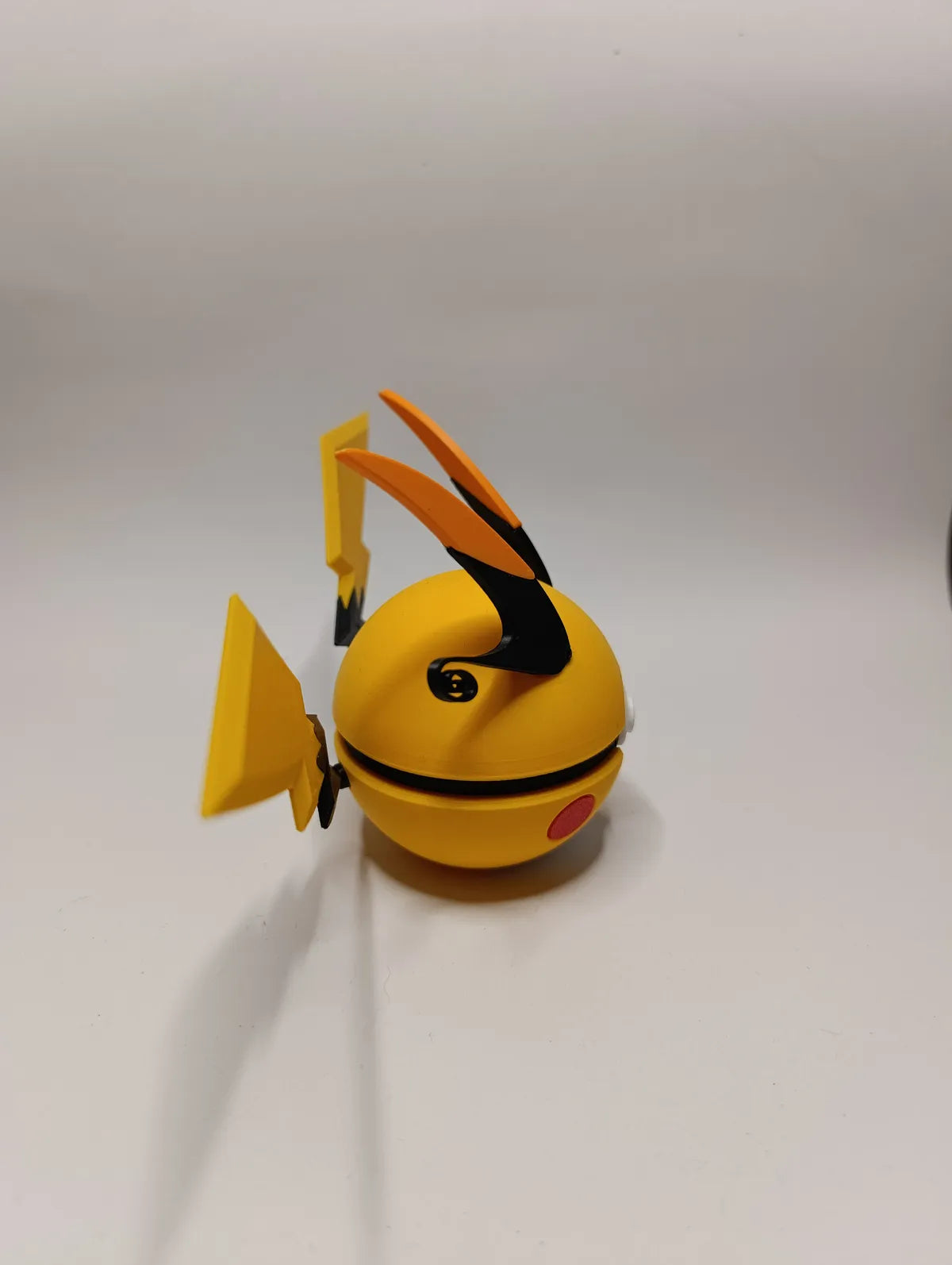 Poké Ball Mega Raichu X Coleccionable de Alta Calidad