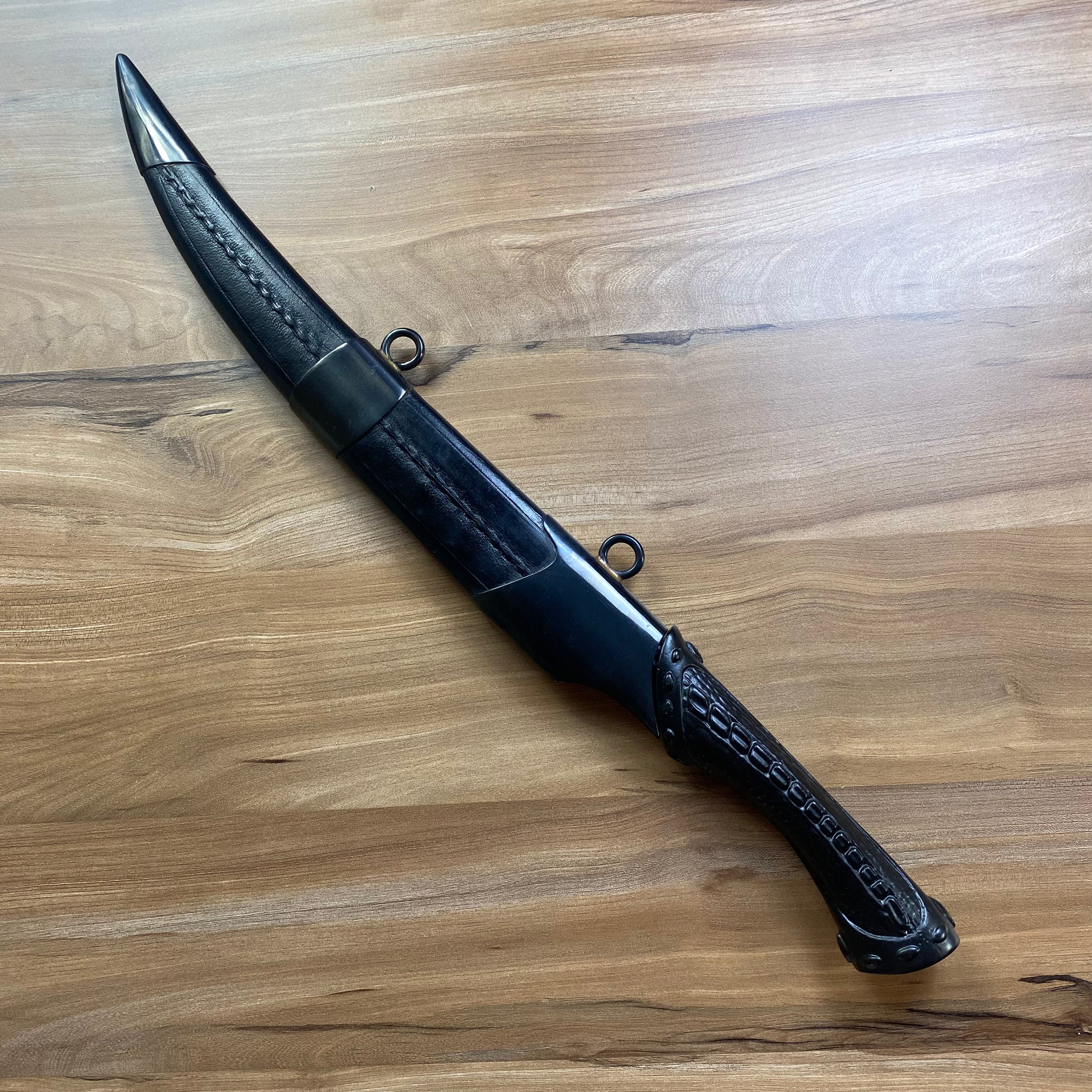 KUKRI STACKED LEATHER C/Defectos N54