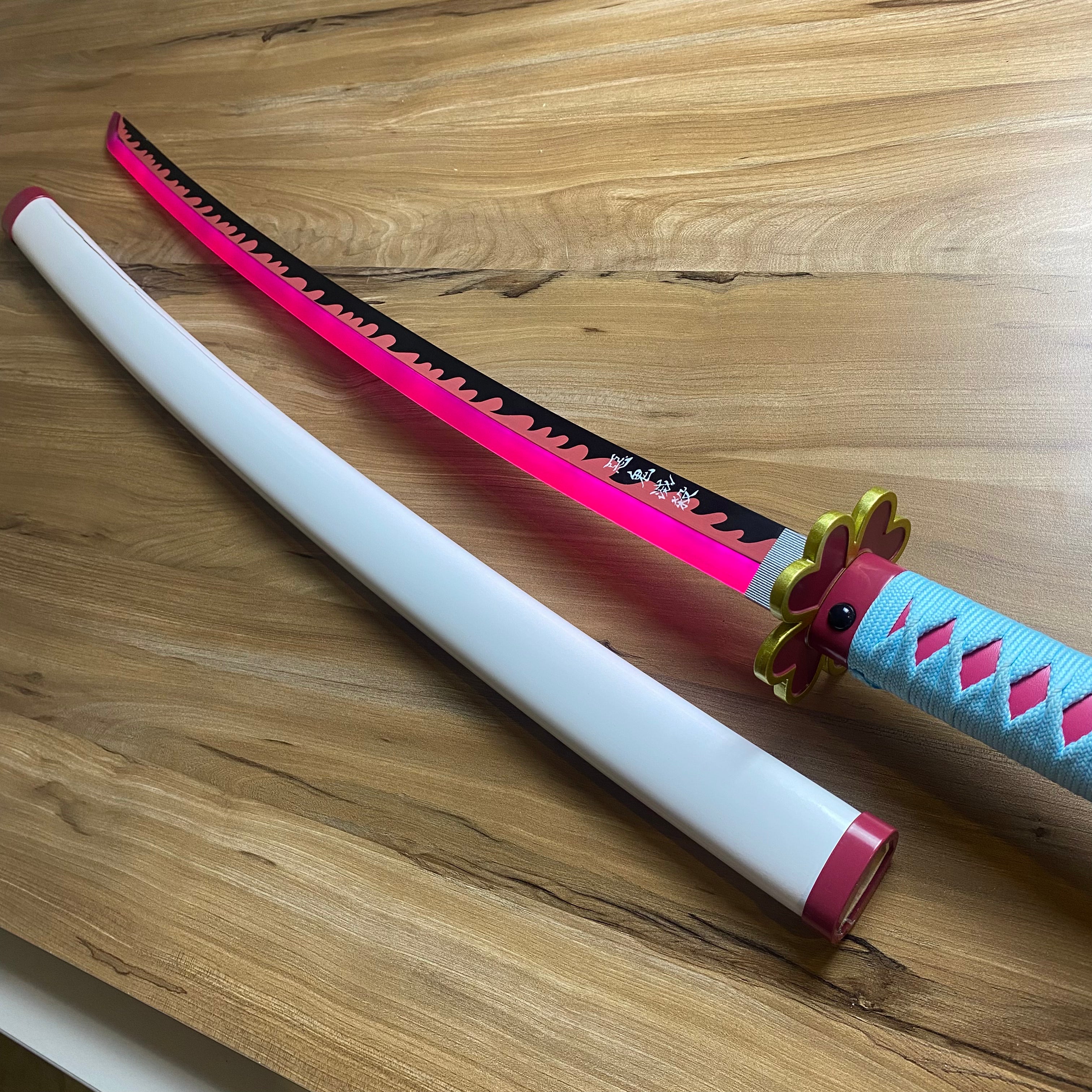 Katana de Mitsuri con luces led y hoja de acero KL006 C/Defectos N59