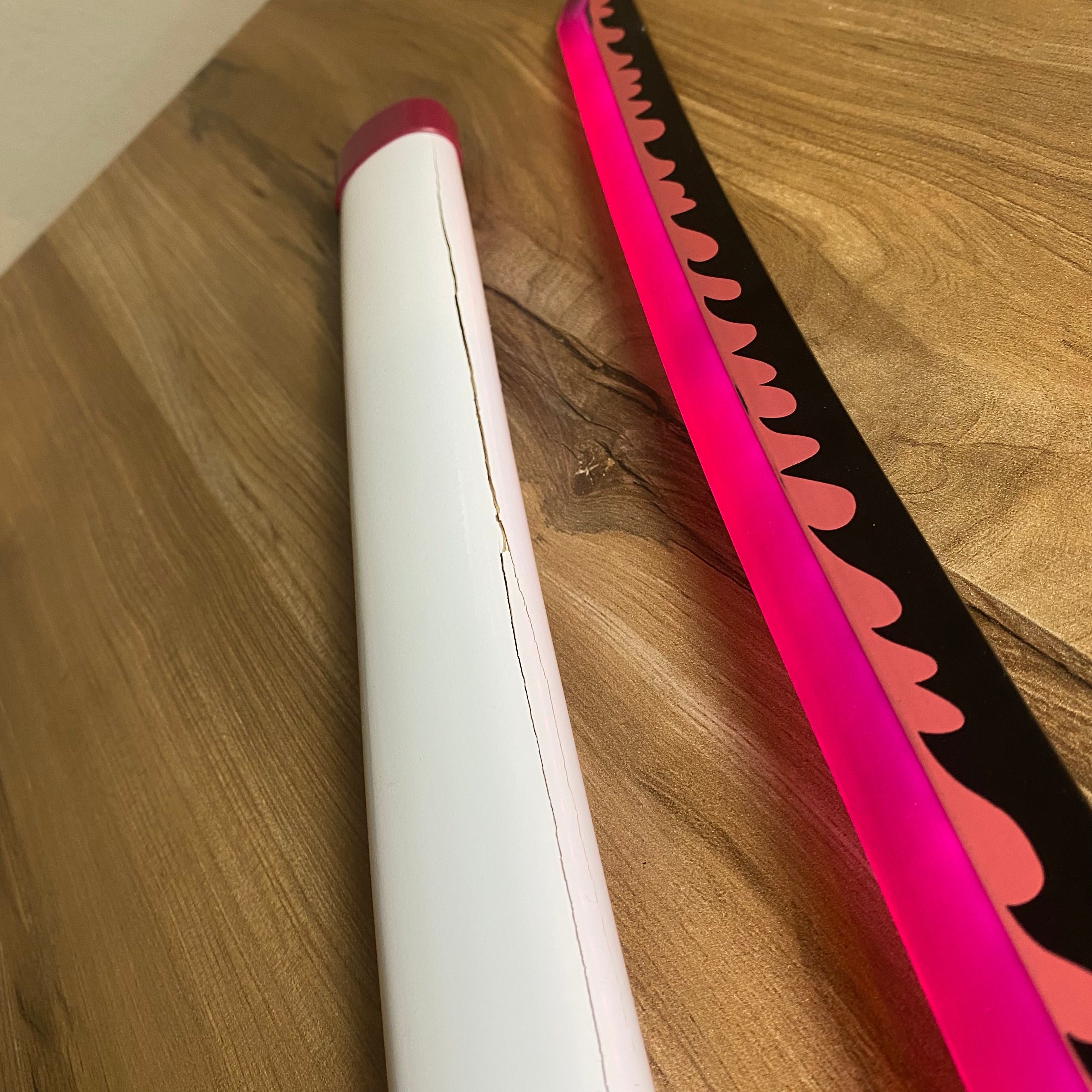 Katana de Mitsuri con luces led y hoja de acero KL006 C/Defectos N59