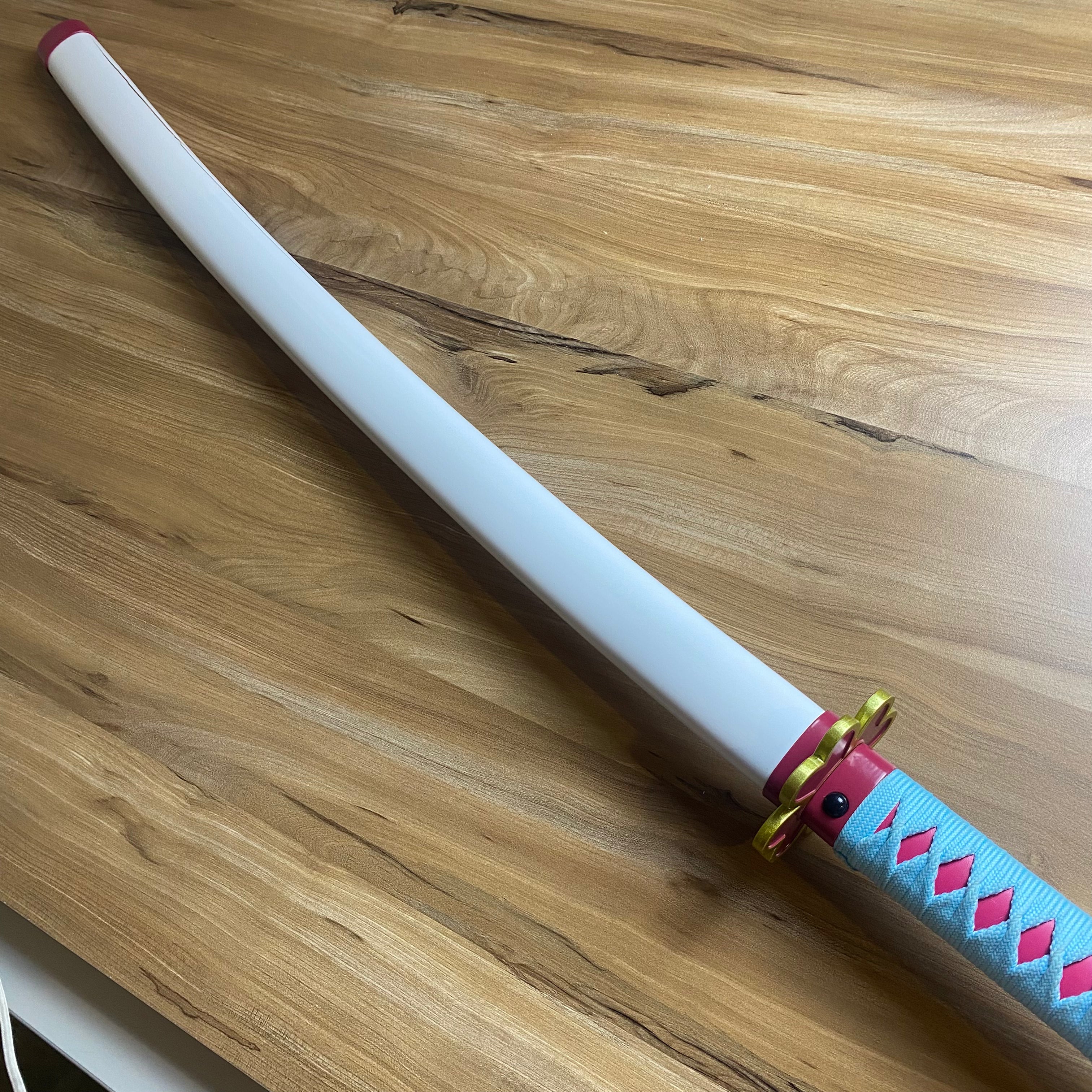 Katana de Mitsuri con luces led y hoja de acero KL006 C/Defectos N59