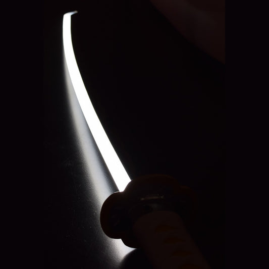 Imagen de Katana de zenitsu con luces Led y hoja de acero zs653gd parte de nuestra colección en Espadas y más, sitio oficial.