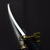 Imagen de Katana de Tokito con luces led y hoja de acero zs655gd parte de nuestra colección en Espadas y más, sitio oficial.