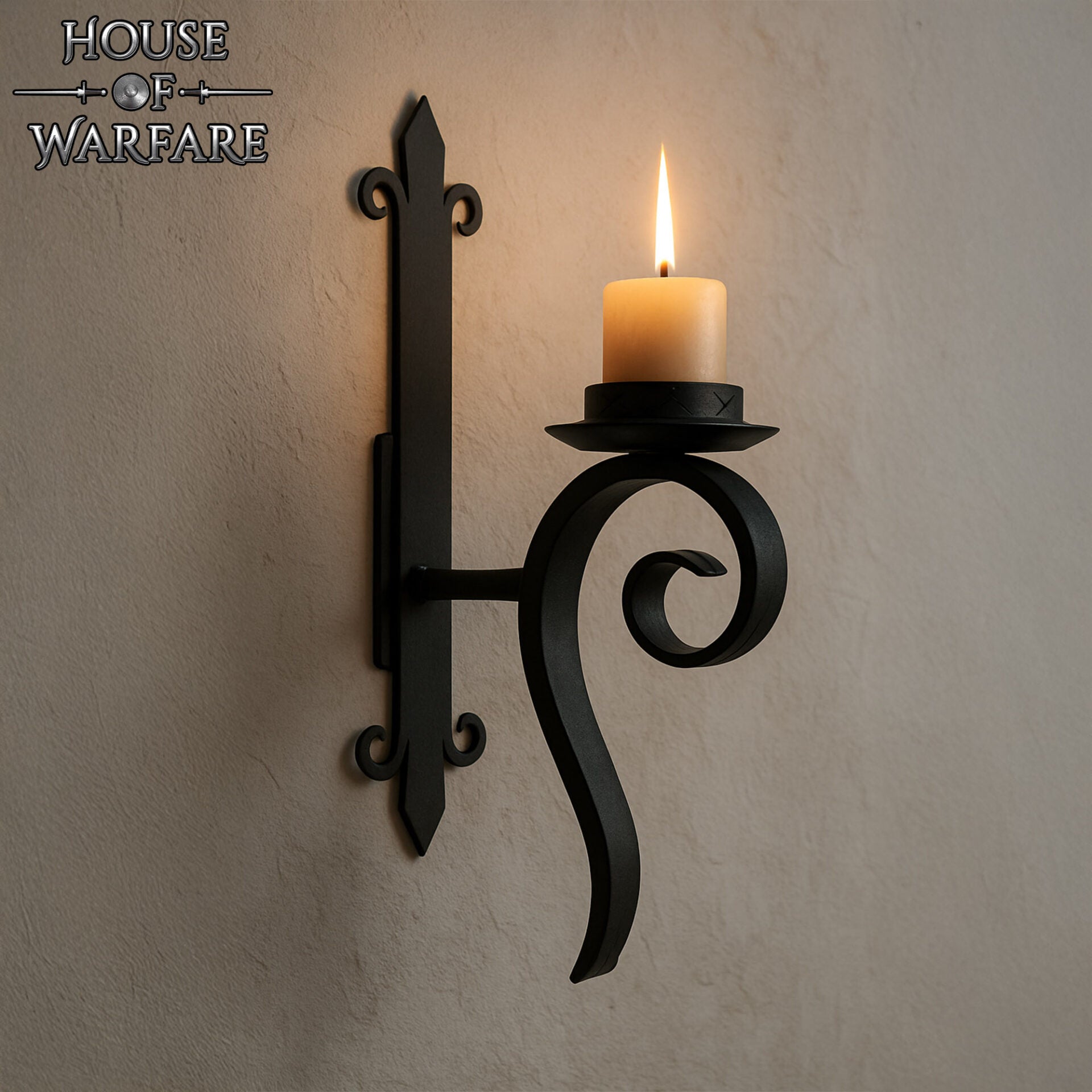 Candelero Medieval de Hierro Forjado a Mano con Flor de Lis - Imagen 1