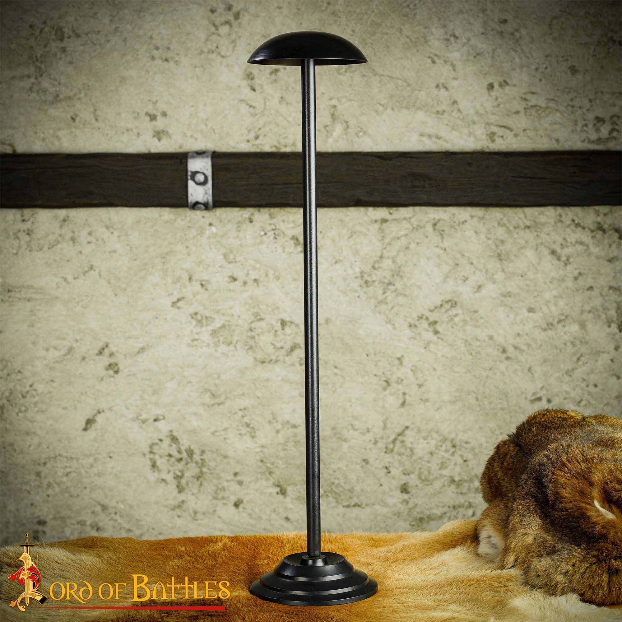 Soporte de Casco de Hierro Hecho a Mano de 25" de Altura para Cascos con o sin Aventail - Imagen 1