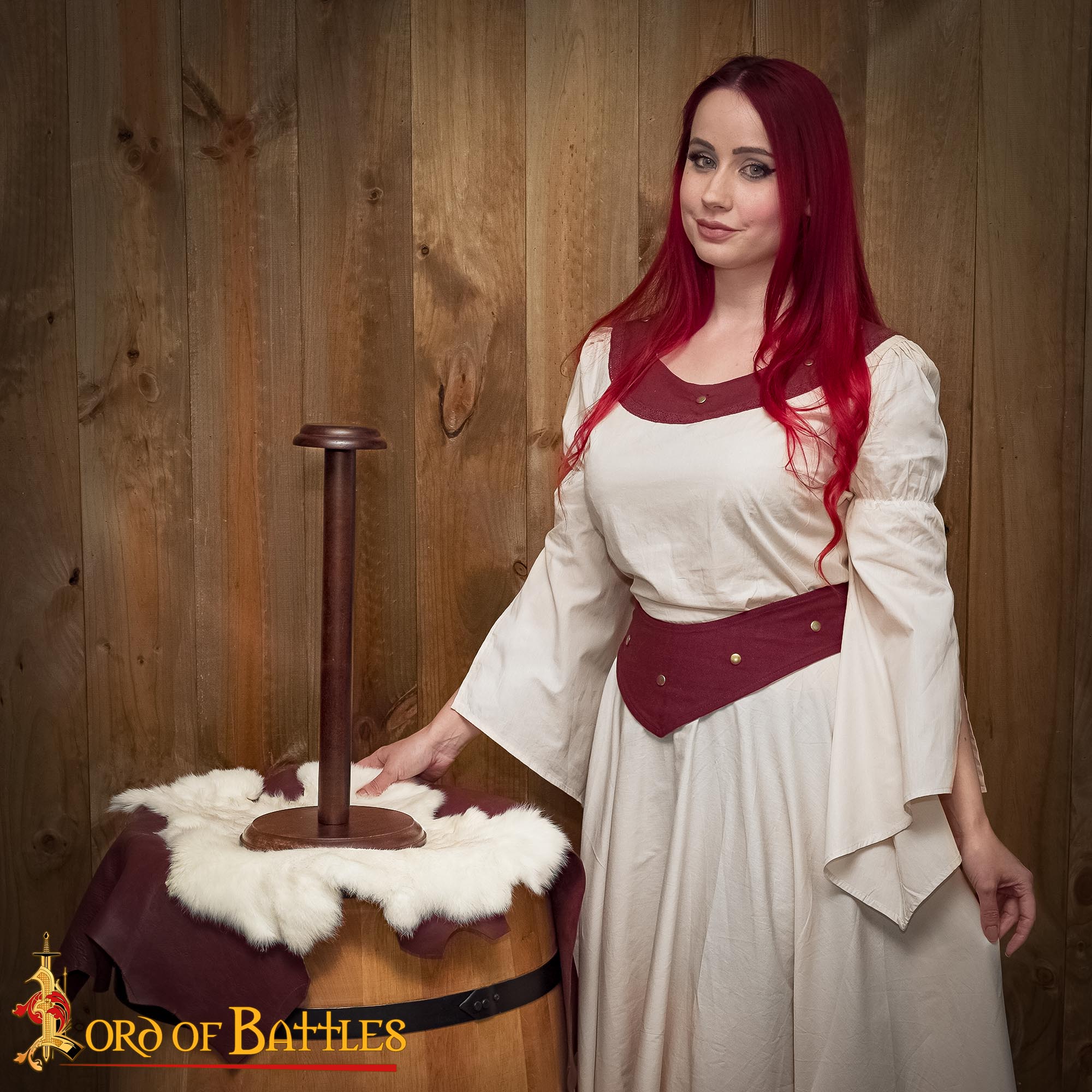 Soporte de Madera Desmontable Hecho a Mano para Cascos con o sin Aventail - Imagen 7