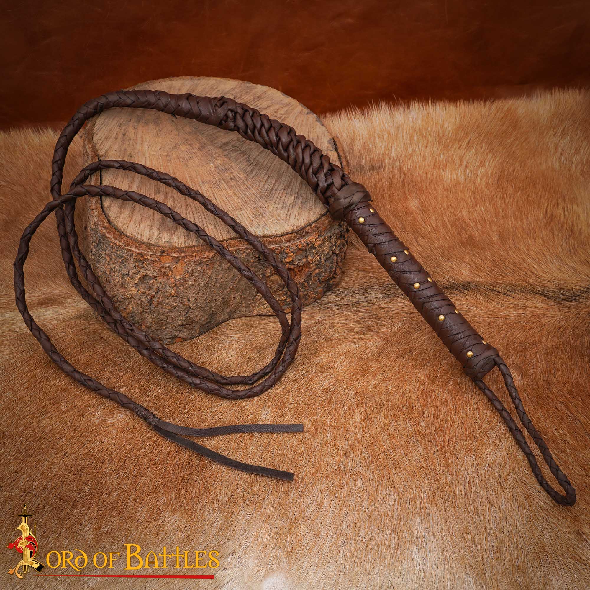 Látigo Medieval de Cuero para Toros - Diseño Trenzado Artesanal con Remaches de Latón - Imagen 7