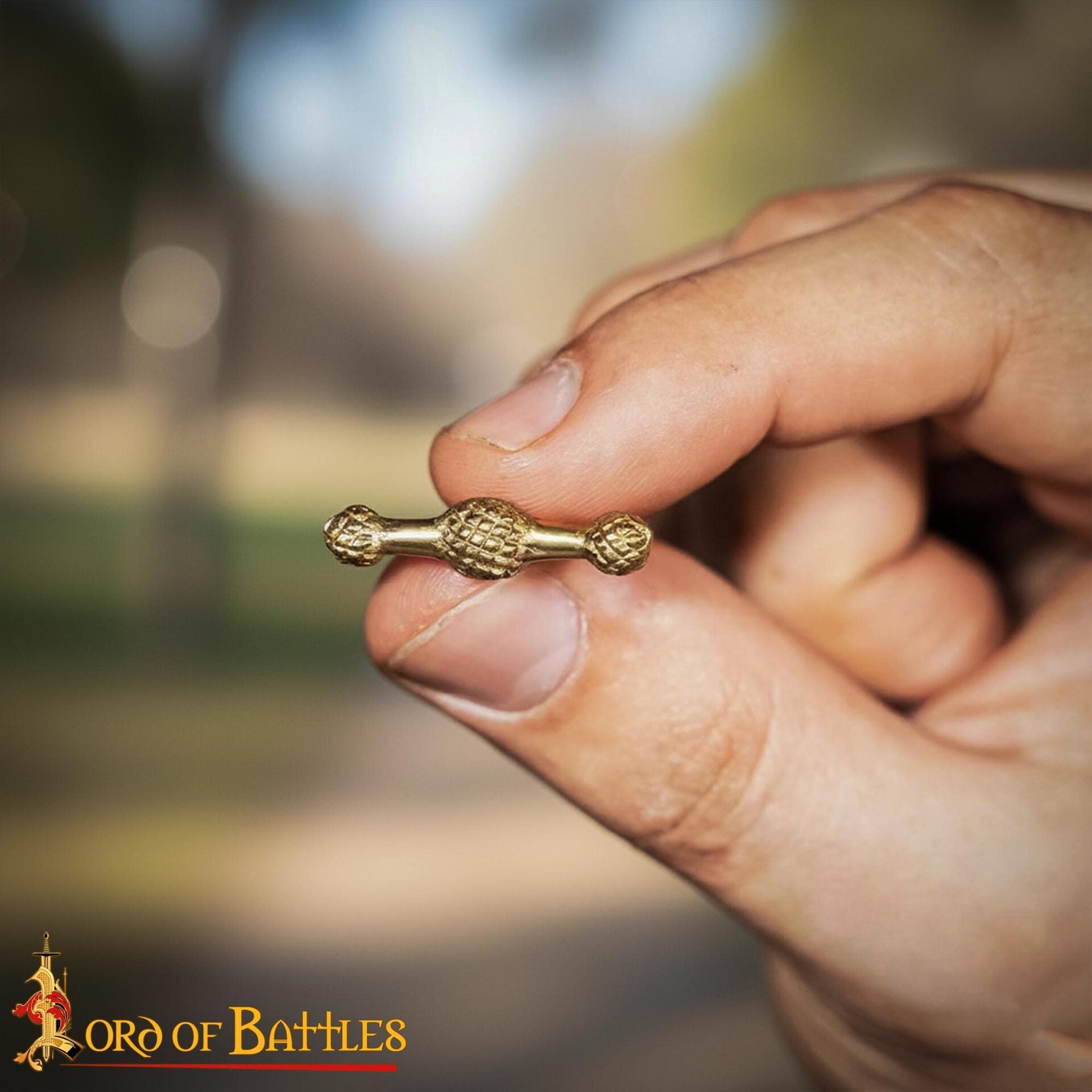 Juego de 5 Monturas Decorativas Medievales de Latón Macizo - Imagen 7