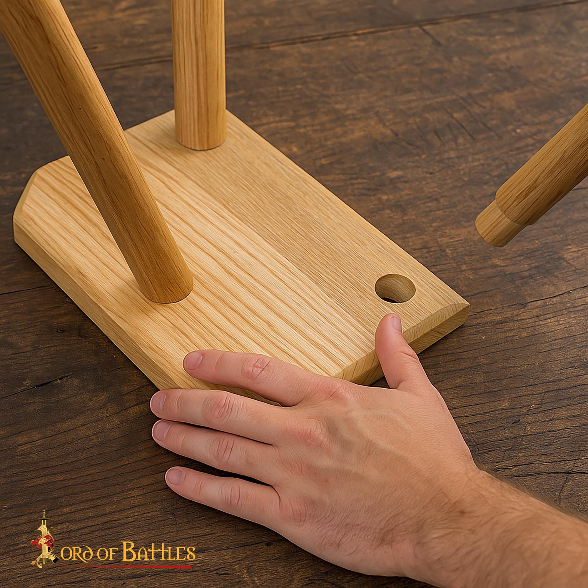 Taburete Medieval Artesanal de Madera de Fresno de Tres Patas - Imagen 6