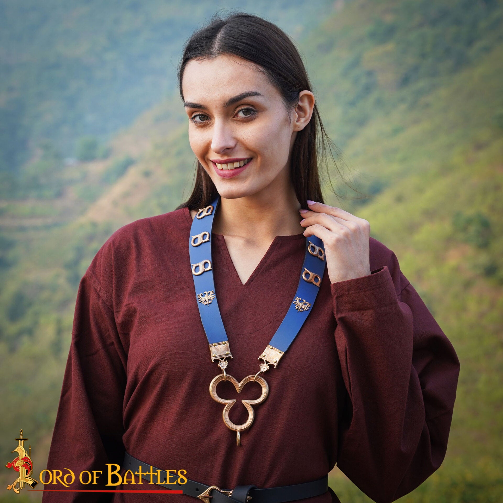 Colgante Medieval Trébol - Amuleto de Bronce Fundido con Diseño de Trébol | Joyería Fundida a la Cera Perdida - Imagen 5