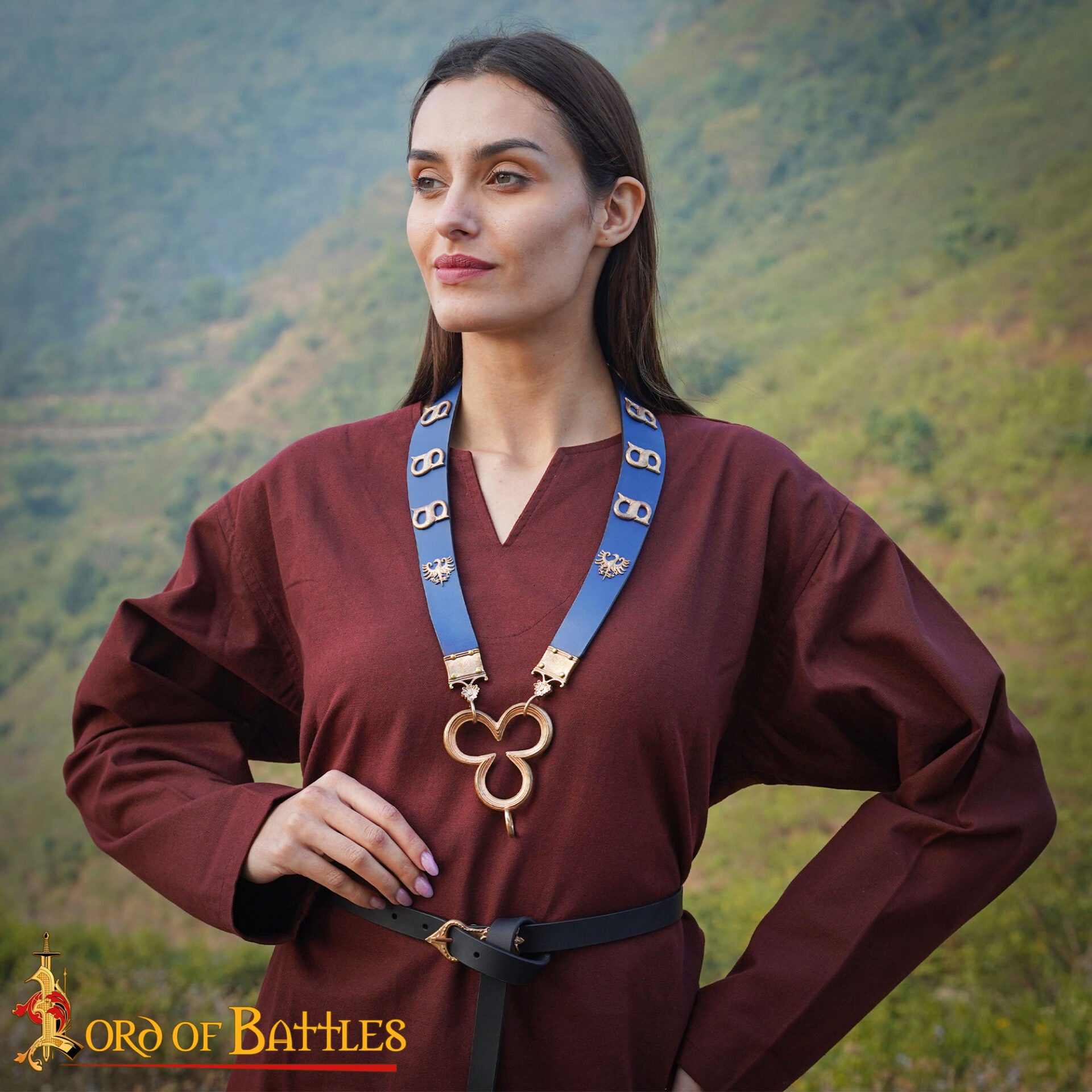 Colgante Medieval Trébol - Amuleto de Bronce Fundido con Diseño de Trébol | Joyería Fundida a la Cera Perdida - Imagen 2