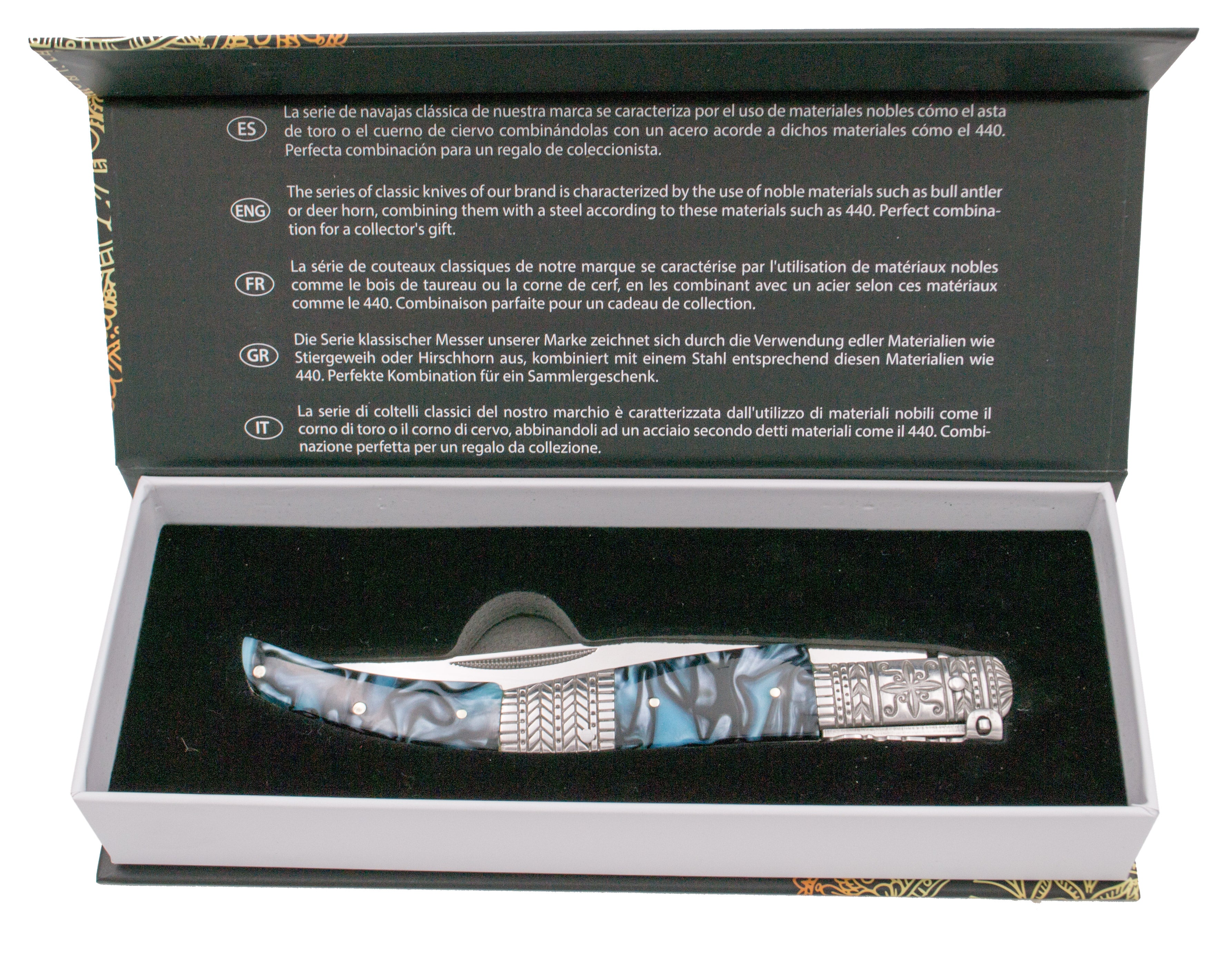 Imagen de Navaja Carraca Third N55ad Seda Zafiro Decorada parte de nuestra colección en Espadas y más, sitio oficial.