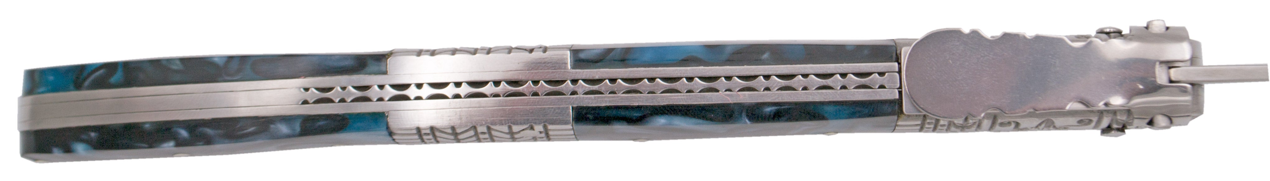 Imagen de Navaja Carraca Third N55ad Seda Zafiro Decorada parte de nuestra colección en Espadas y más, sitio oficial.