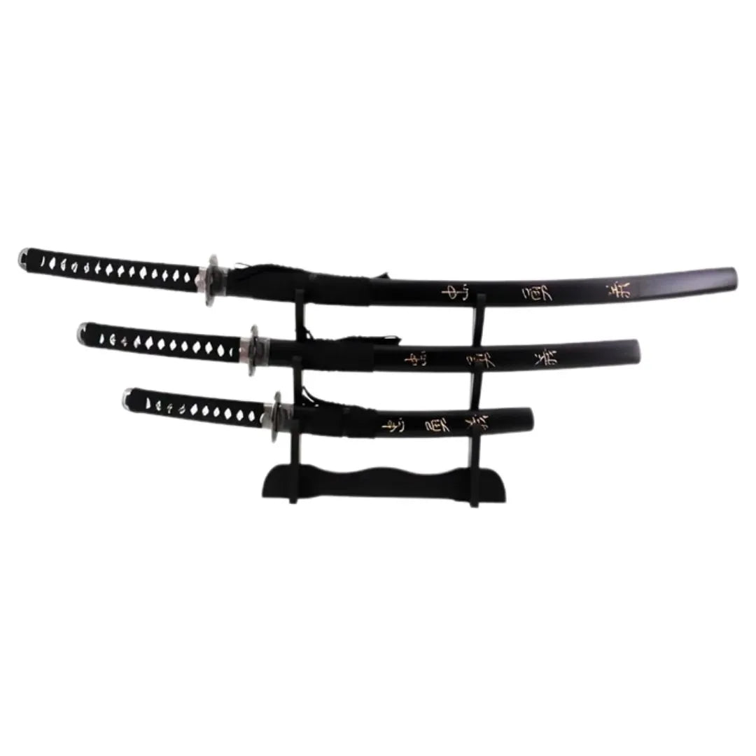 Imagen de Set de Katanas de tres piezas Último Samurai parte de nuestra colección en Espadas y más, sitio oficial.