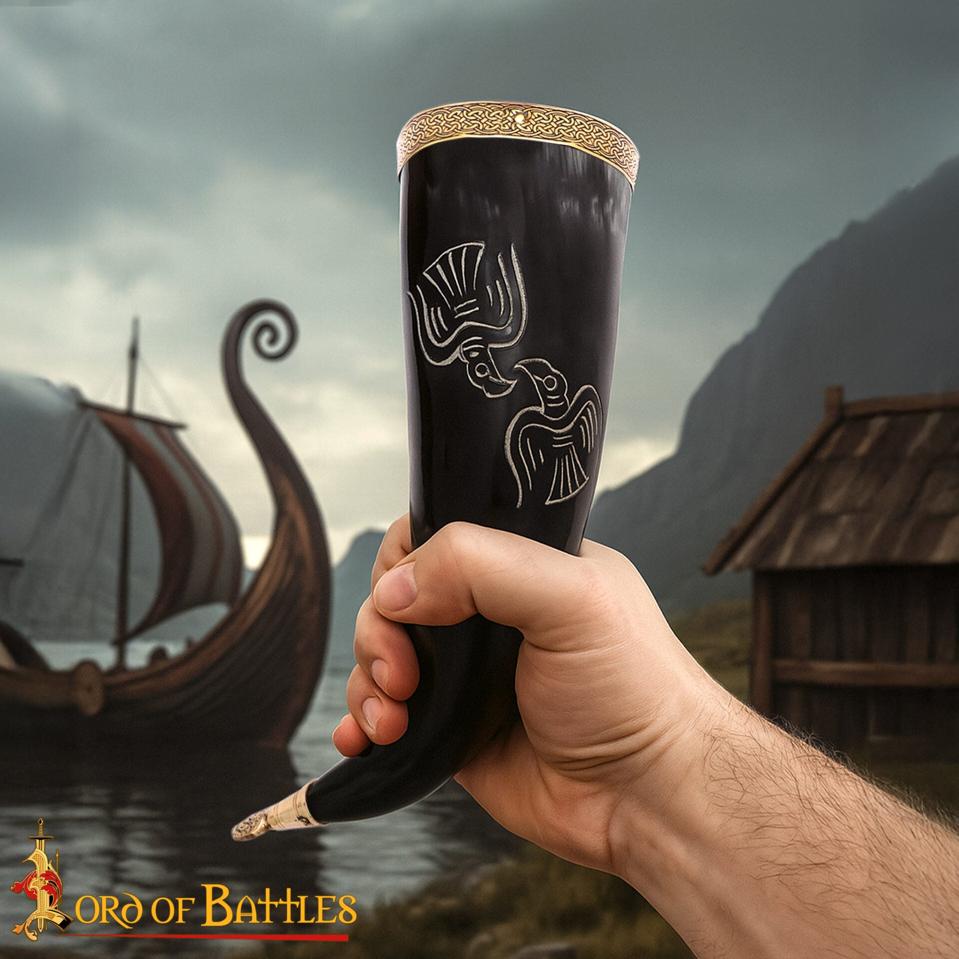 Cuerno para Beber Vikingo Grabado -cuerno de Buey Pulido con Borde y Punta de Latón | Motivo de Pájaro Nórdico - Imagen 1