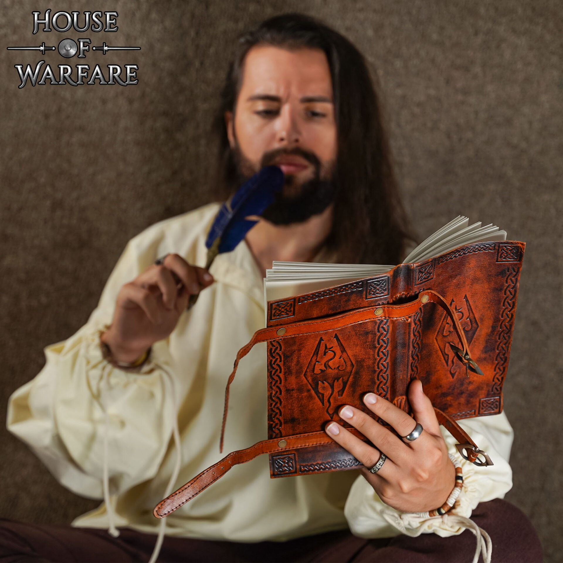 Diario Medieval de Piel con Emblema de Dragón y Cierre de Doble Correa - Imagen 2