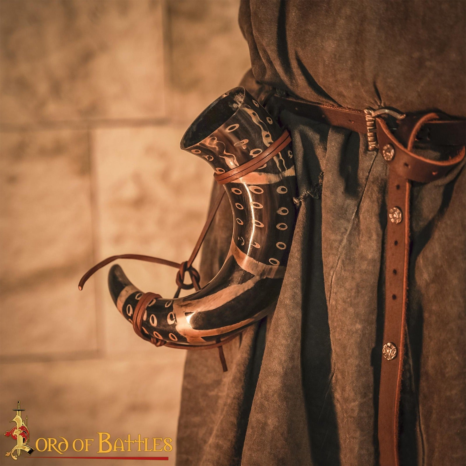 Cuerno Medieval para Beber 400 - 500 Ml con Cuerda de Cuero Hecho a Mano Verdadero Cuerno de Buey - Imagen 13