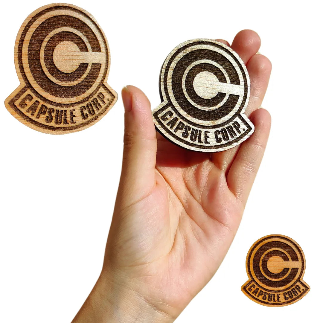 Imagen de Iman Logo Capsule Corp Dragon Ball parte de nuestra colección en Espadas y más, sitio oficial.