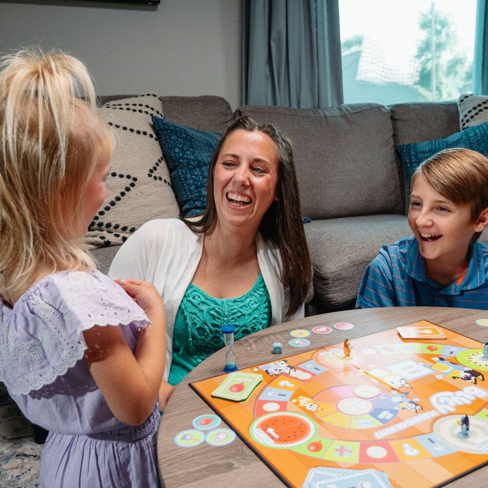 Imagen de Juego De Mesa Busqueda Del Tesoro Bluey Español parte de nuestra colección en Espadas y más, sitio oficial.