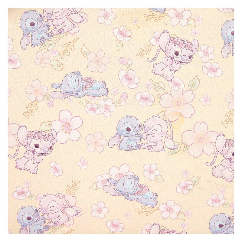 Imagen de Mochila Cherry Blossom Stitch Disney Loungefly 26Cm parte de nuestra colección en Espadas y más, sitio oficial.