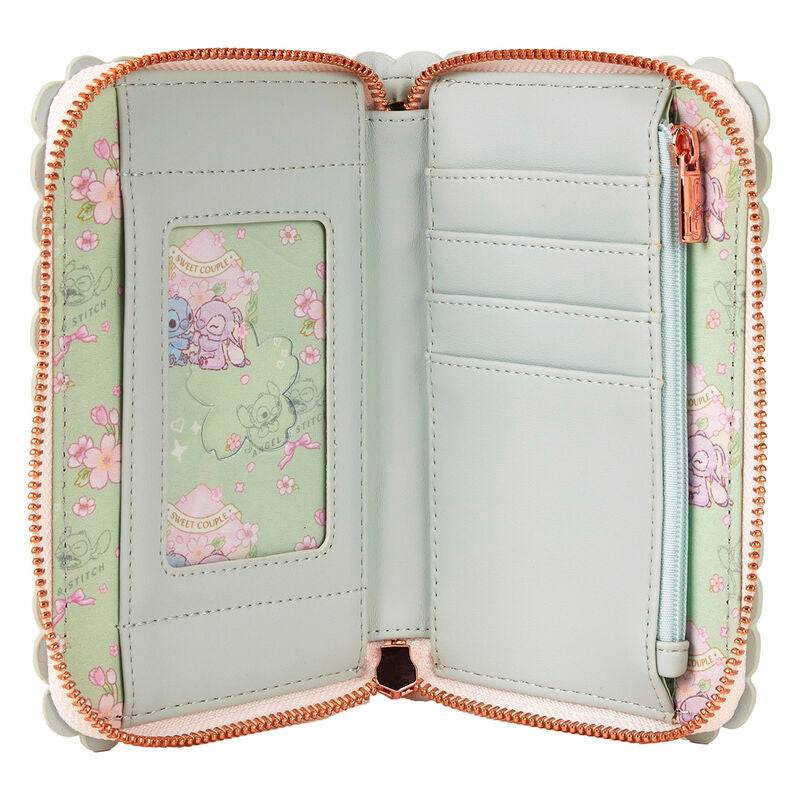 Imagen de Cartera Cherry Blossom Stitch Disney Loungefly parte de nuestra colección en Espadas y más, sitio oficial.