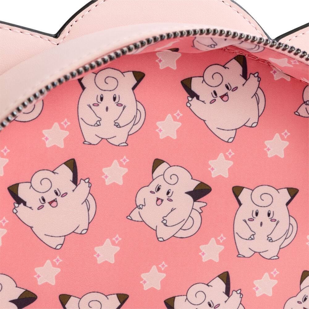 Imagen de Mochila Clefairy Pokemon Loungefly parte de nuestra colección en Espadas y más, sitio oficial.