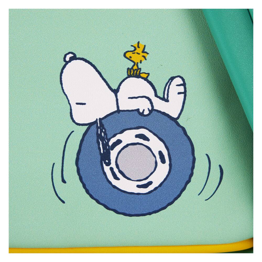 Imagen de Mochila Road Trip Snoopy Loungefly 26Cm parte de nuestra colección en Espadas y más, sitio oficial.