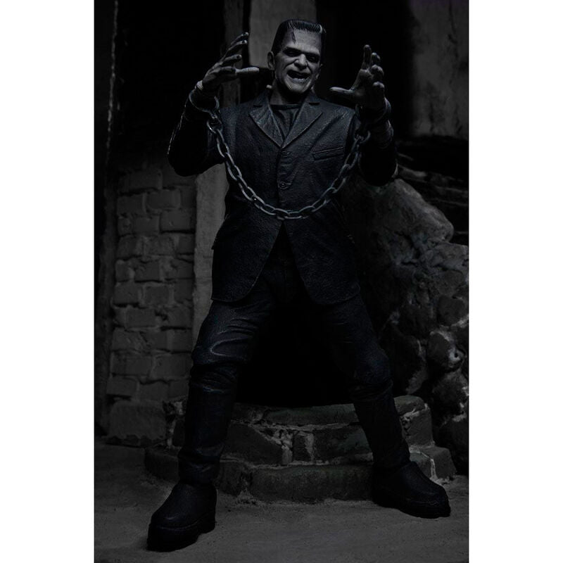 Imagen 4 - Figura Ultimate Frankenstein Monster Black And White Universal Monsters 18Cm