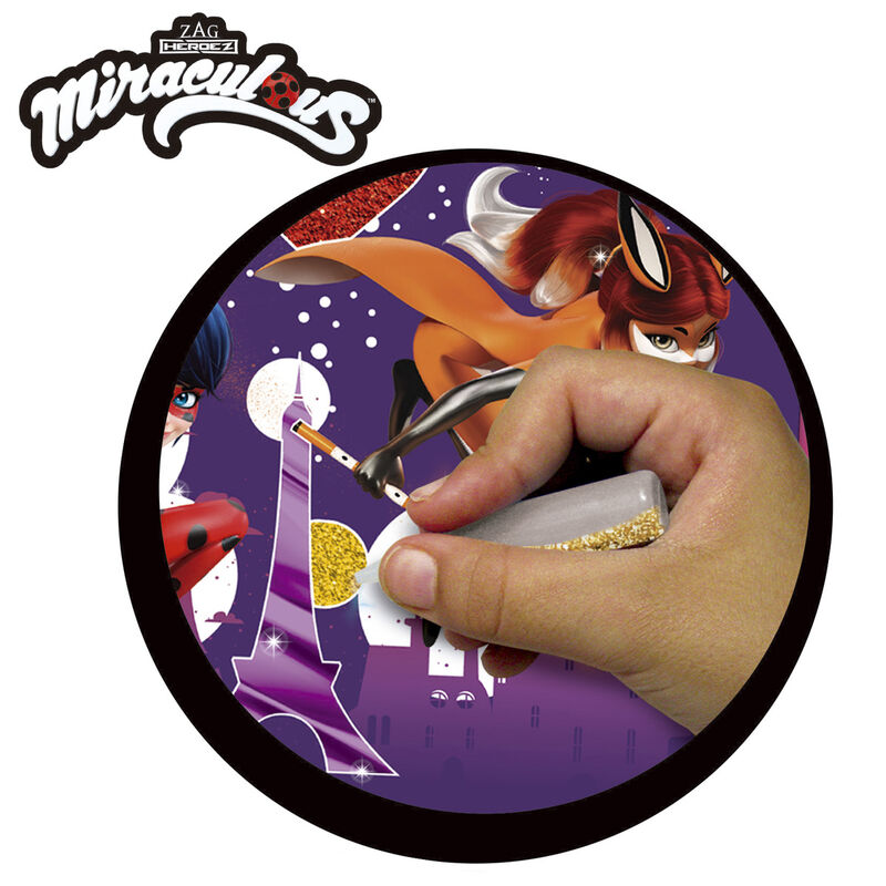 Imagen de Decora Con Purpurina Y Papel Metalizado Prodigiosa Ladybug parte de nuestra colección en Espadas y más, sitio oficial.