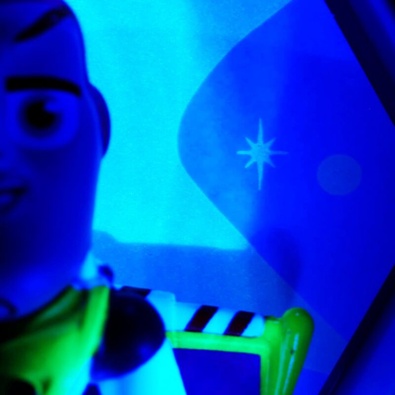 Imagen de Figura Led Wow! Pod Buzz Disney Pixar parte de nuestra colección en Espadas y más, sitio oficial.