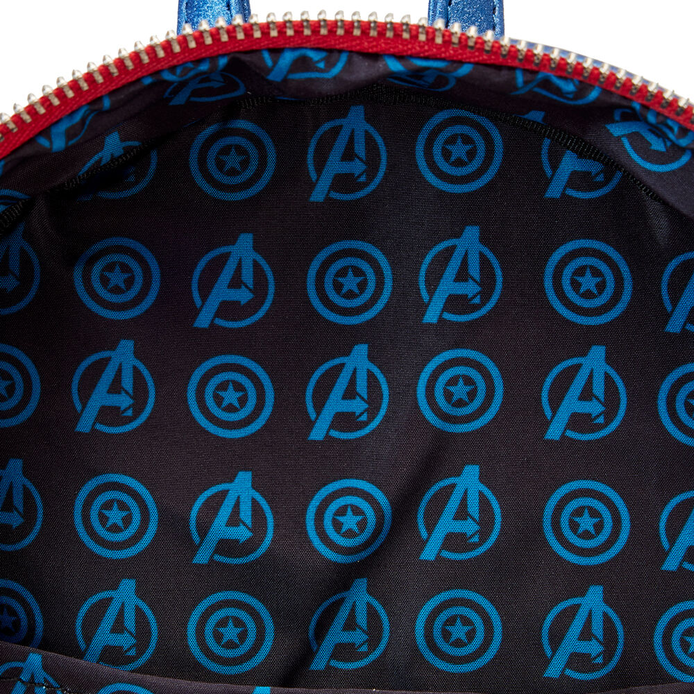 Imagen de Mochila Metallic Capitan America Marvel Loungefly 26Cm parte de nuestra colección en Espadas y más, sitio oficial.