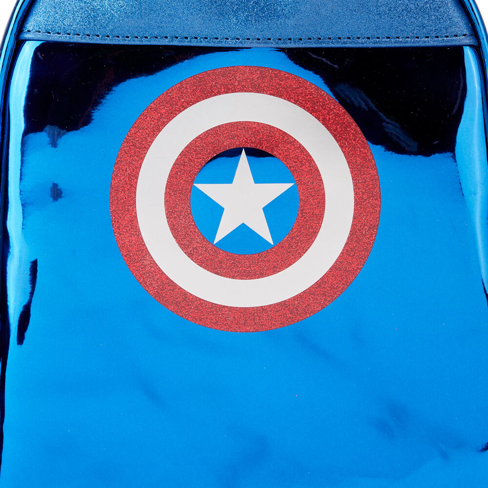 Imagen de Mochila Metallic Capitan America Marvel Loungefly 26Cm parte de nuestra colección en Espadas y más, sitio oficial.