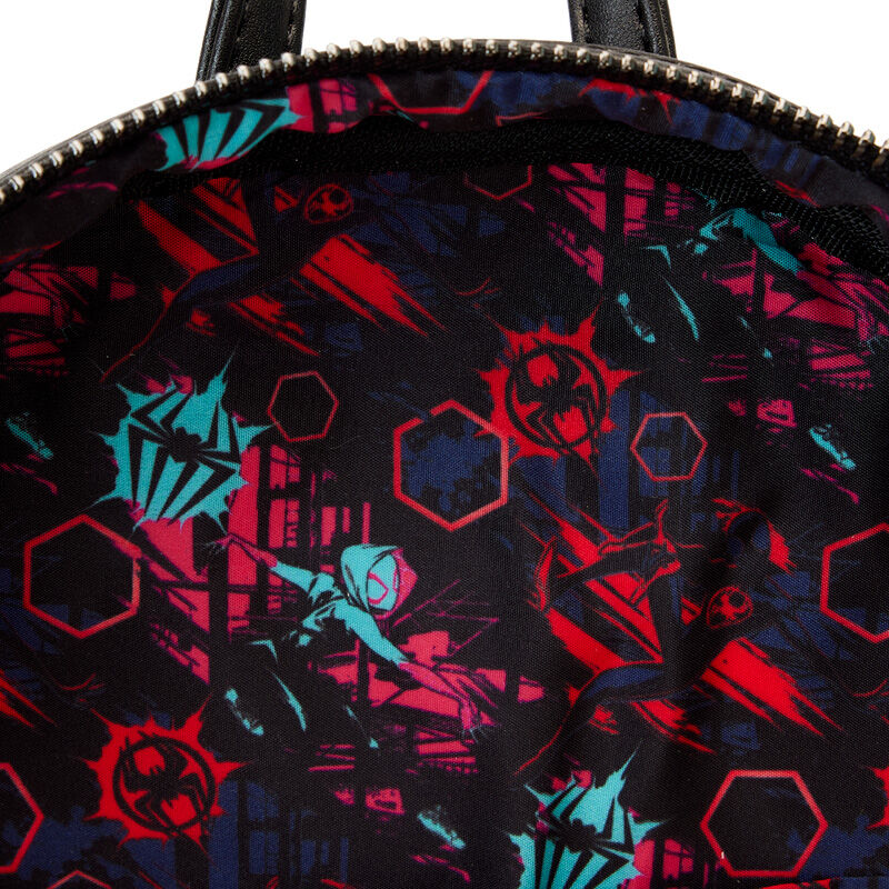 Imagen de Mochila Lenticular Cruzando El Multiverso Spiderman Marvel Loungefly 27Cm parte de nuestra colección en Espadas y más, sitio oficial.