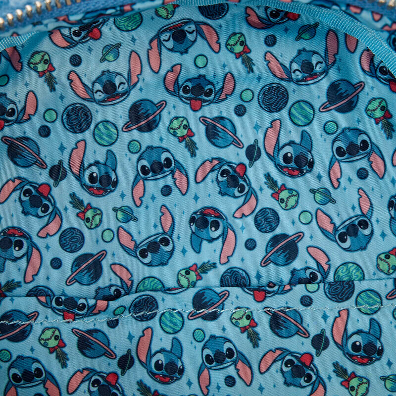 Imagen de Mochila Peluche Stitch Disney Loungefly 26Cm parte de nuestra colección en Espadas y más, sitio oficial.