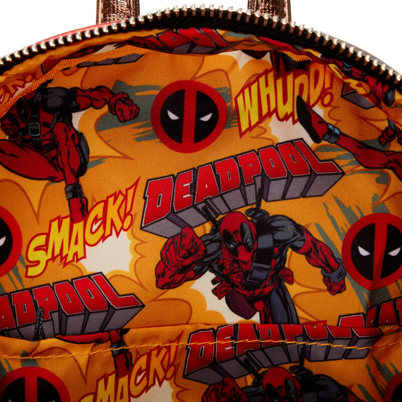 Imagen de Mochila Deadpool Metalllic Marvel Loungefly 26Cm parte de nuestra colección en Espadas y más, sitio oficial.