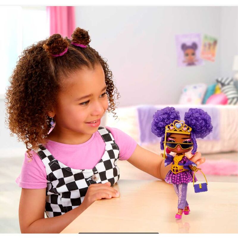 Imagen de Muñeca Cassie Cool Tweens L.o.l. Surprise parte de nuestra colección en Espadas y más, sitio oficial.