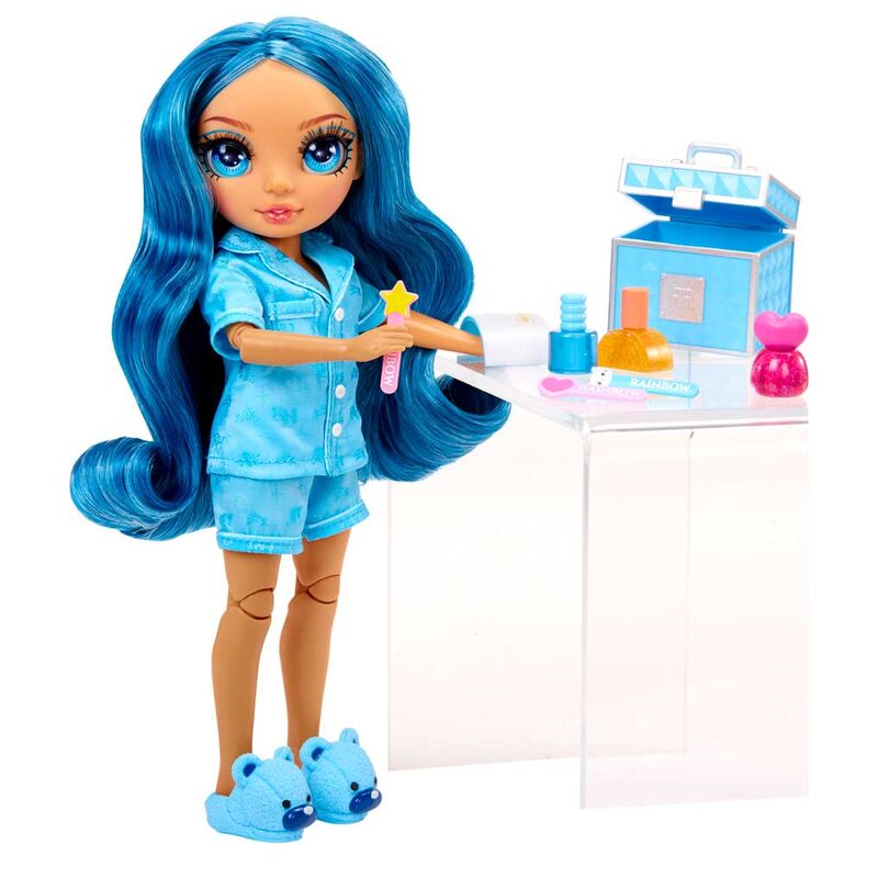 Imagen de Muñeca Skyler Fiesta Pijama Rainbow High 22Cm parte de nuestra colección en Espadas y más, sitio oficial.