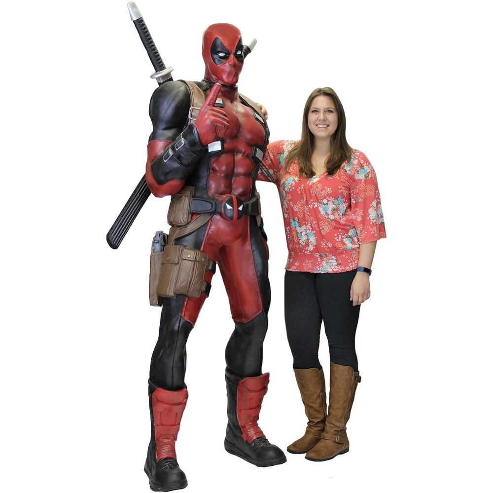 Imagen de Estatua Tamaño Real Deadpool Marvel 185Cm parte de nuestra colección en Espadas y más, sitio oficial.