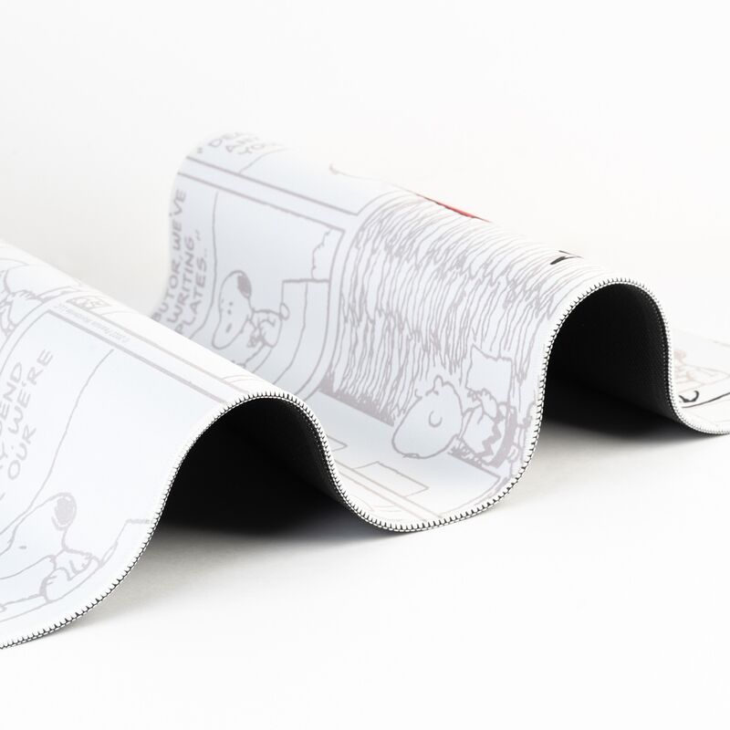 Imagen de Alfombrilla Gaming Snoopy parte de nuestra colección en Espadas y más, sitio oficial.