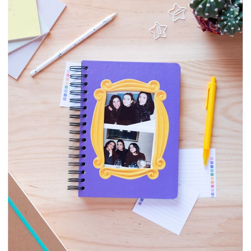 Imagen de Cuaderno A5 Friends parte de nuestra colección en Espadas y más, sitio oficial.