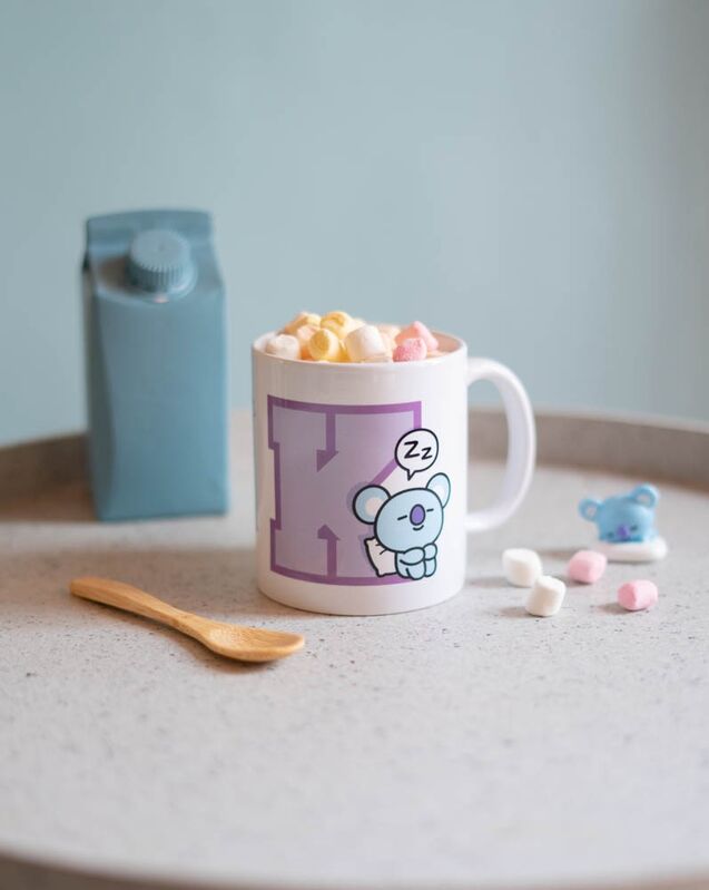 Imagen de Taza Koya Bt21 330Ml parte de nuestra colección en Espadas y más, sitio oficial.