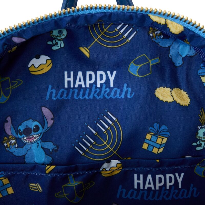 Imagen de Mochila Menorah Stitch Disney Loungefly parte de nuestra colección en Espadas y más, sitio oficial.