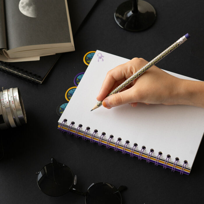 Imagen de Cuaderno A5 Miercoles parte de nuestra colección en Espadas y más, sitio oficial.