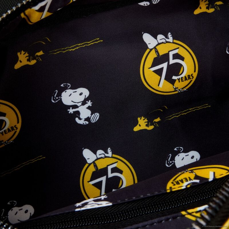 Imagen 4 de Bolso Snoopy Sleeping Doghouse 75Th Anniversary Peanuts Snoopy Loungefly