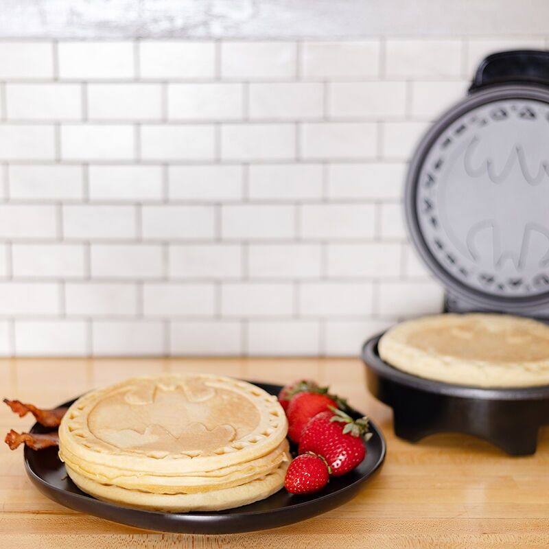 Imagen de Maquina Gofres Batman Dc Comics parte de nuestra colección en Espadas y más, sitio oficial.