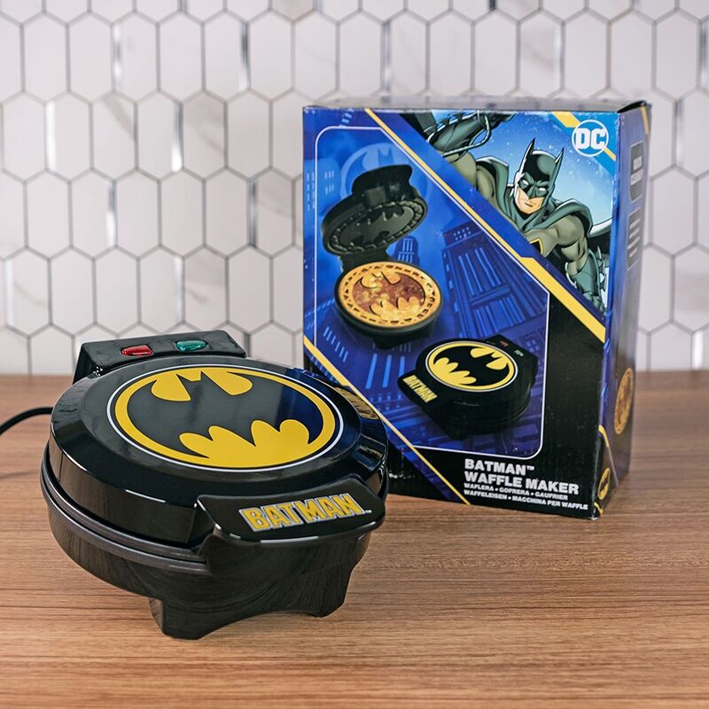 Imagen de Maquina Gofres Batman Dc Comics parte de nuestra colección en Espadas y más, sitio oficial.
