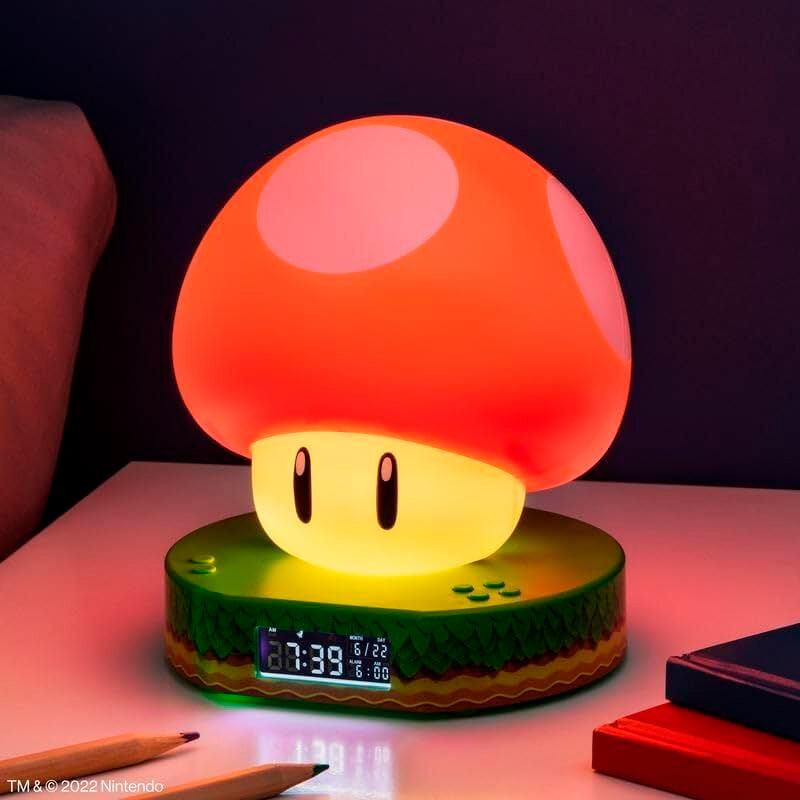 Imagen de Reloj Despertador Mushroom Super Mario Bros parte de nuestra colección en Espadas y más, sitio oficial.