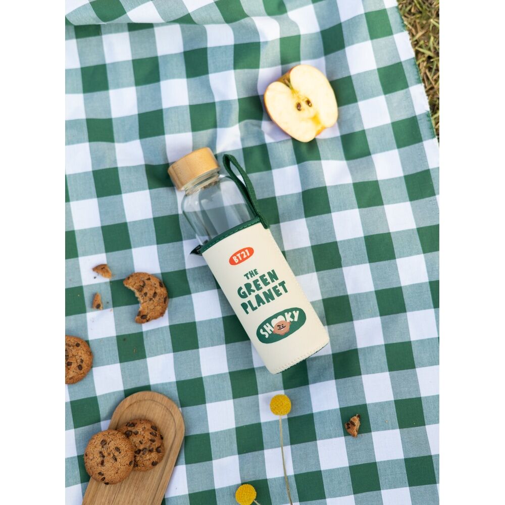 Imagen de Botella Cristal Shooky Bt21 parte de nuestra colección en Espadas y más, sitio oficial.